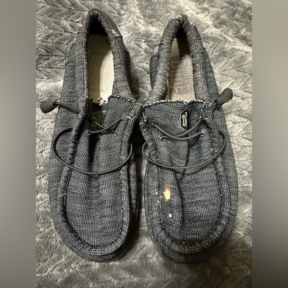 Men’s hey dude size 9